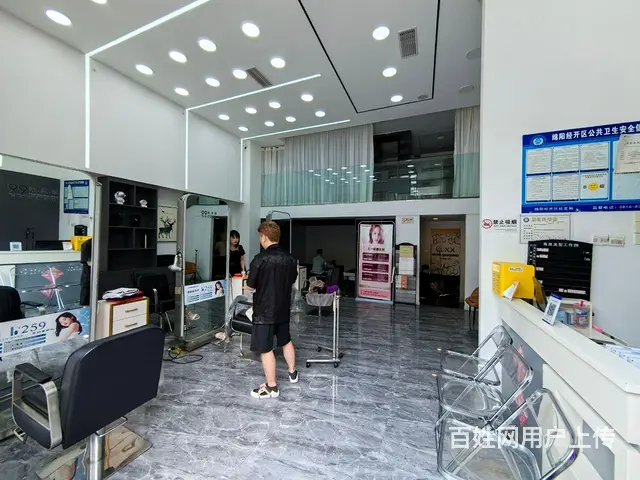 旺铺居）非常成熟商业街美发店对外整体转让或空转无行业限制 - 图片 2