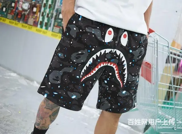 全新BAPE星空夜光鲨鱼休闲短裤 - 图片 1