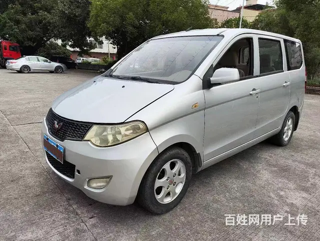五菱宏光面包车7座 - 图片 5