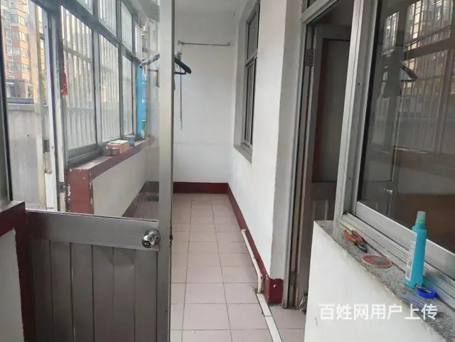 青年路金周华府附近134平1楼 带大院子 89万可贷款 - 图片 4