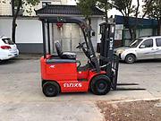 个人急卖二手叉车 二手电动叉车价格1.5吨合力叉车