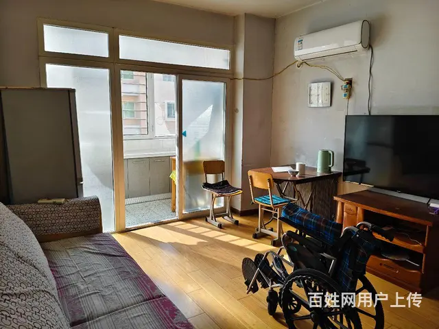 出租富都小区3楼62平月租800元带家具家电 - 图片 2