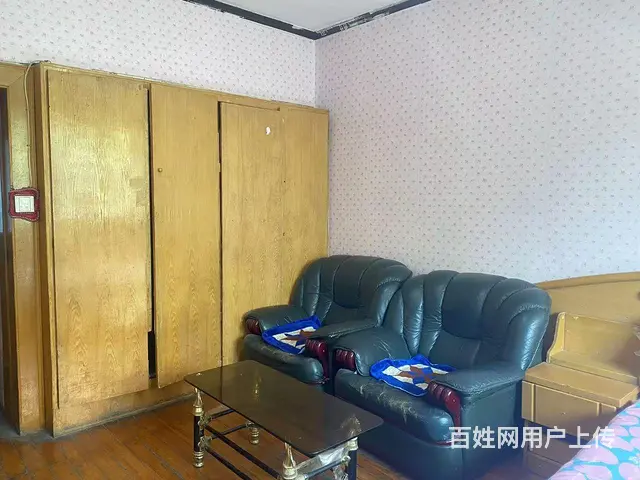 中街 荟华楼金店旁 包网500元 出租女生合租房 - 图片 2