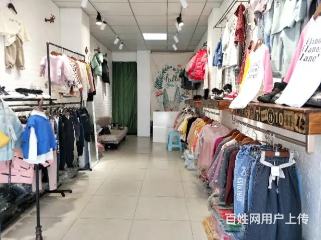 【都市时讯免费找店】世纪联华旁服装店转让 - 图片 1