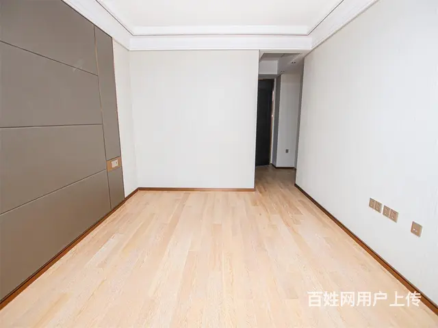 急卖房源，126平方  680万，带车位，房东价格还好商量的 - 图片 3