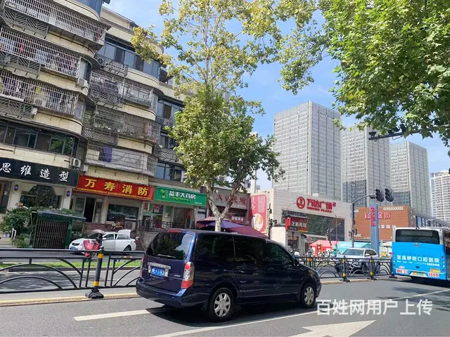 【搞定了！】伍家岗万达商圈240平临街旺铺出租 装修完好 - 图片 1