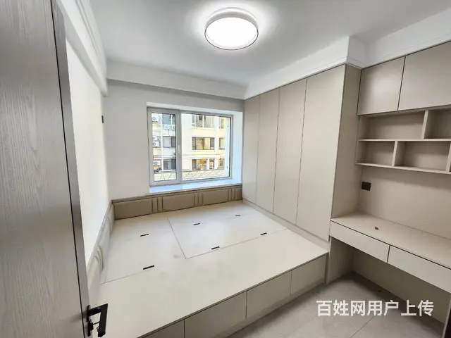 新玛特 容大商城步梯4楼 平台上的2楼 南北等宽 0首付 - 图片 9