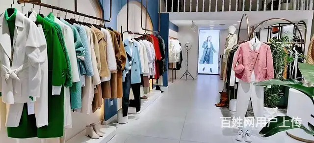 【搞定了！】营业中服装店 位置优越 人流量大 接手即可使用 - 图片 2