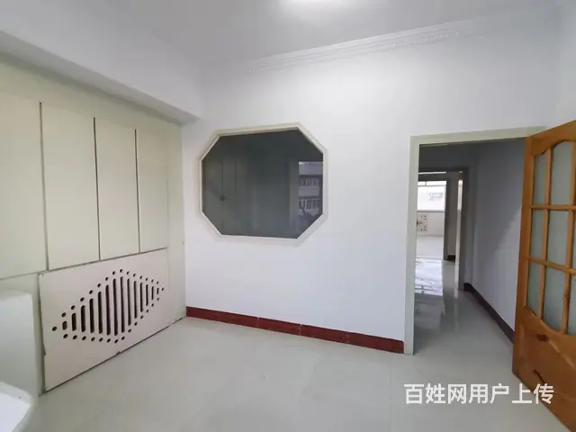 新鹤B区，8楼，顶楼，无电梯，年租 - 图片 4