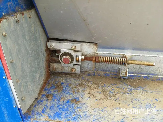 履带撒粪车 - 图片 8
