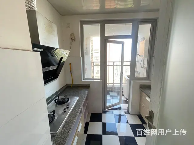 主卧带卫生间，压一付一，精装单身公寓 - 图片 3