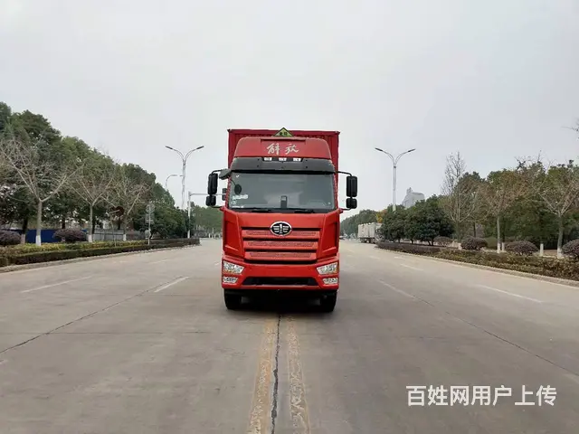 一汽解放小三轴危险品厢式货车9.6米 5.7排量 - 图片 5