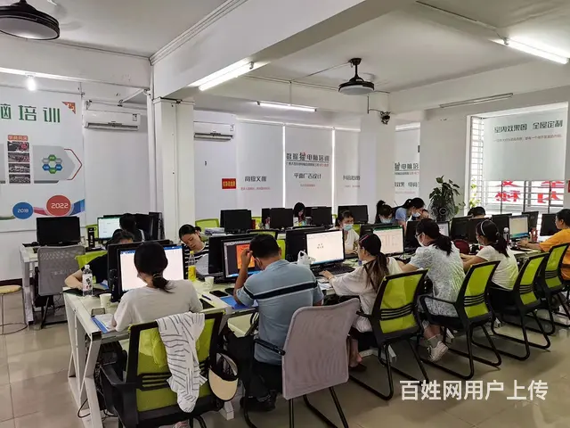 贵港学平面设计多少钱？平面设计培训班 - 图片 1
