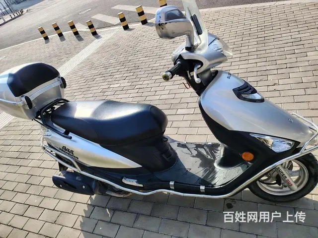 铃木海王星125踏板摩托 - 图片 1
