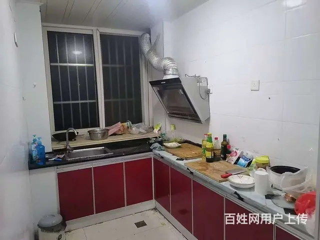 ?租售:龙怡花园，四楼，58平，小两居，精装修，带地下室， - 图片 1
