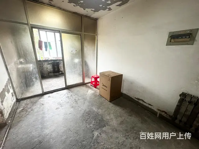 新地号，2楼2楼，南向，靠路边车站近，适合老年人居住，可贷款 - 图片 5