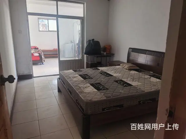 临近恒润广场新新小学一楼二室简单拎包既住 - 图片 1