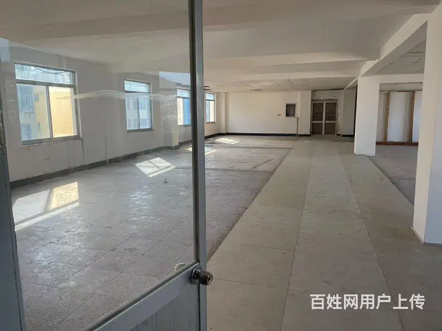 市区西门世昌大道临街办公楼低价出租 - 图片 1