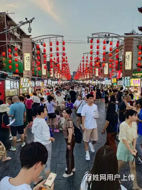 老城区小吃街奶茶店 - 图片 2