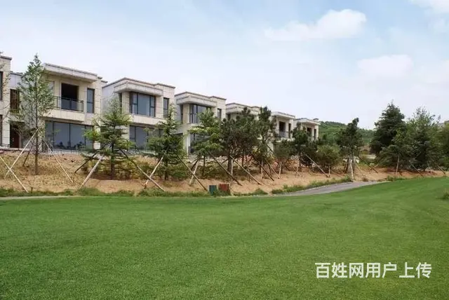 荣成石岛果岭高尔夫球道别墅，背靠大元宝山面朝大海 - 图片 12