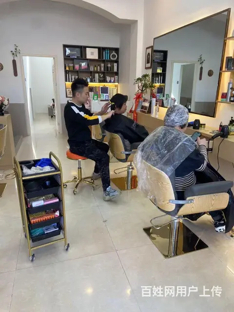 理发店 - 图片 1