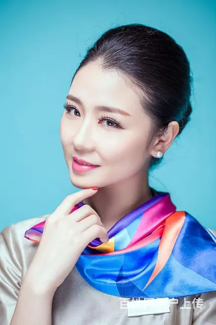 海北G牛年英姿飒爽聘高铁乘务员 - 图片 1