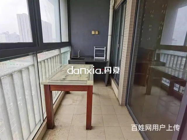 紧邻海沧 圣.地亚哥 单间 向阳大阳台  拎包住 - 图片 3