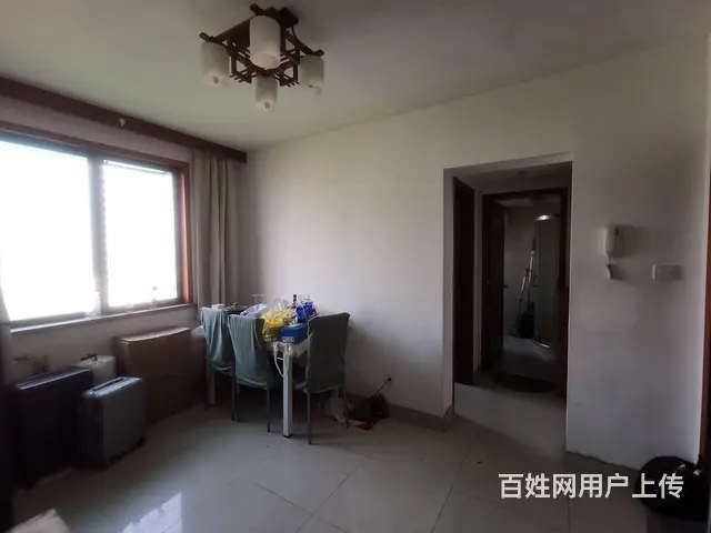 银泰边地铁5号线阮家居73方整租 - 图片 1