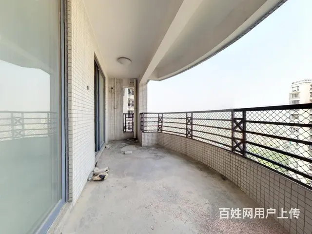 中房观湖国际 5室2厅 南 北 - 图片 8
