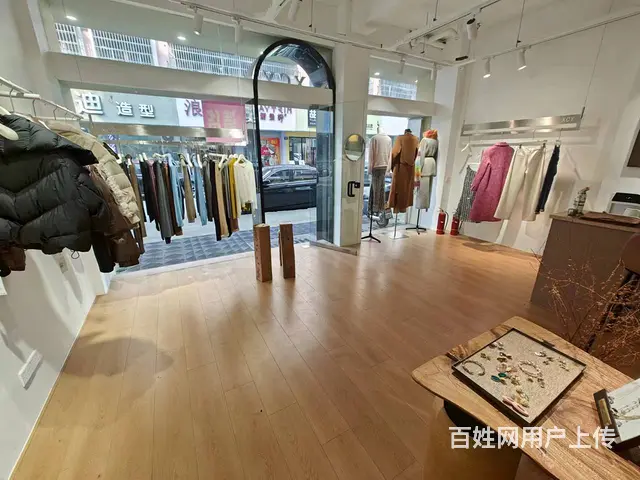 （易转介绍）义乌客流量大全新装修服装店转让 - 图片 5