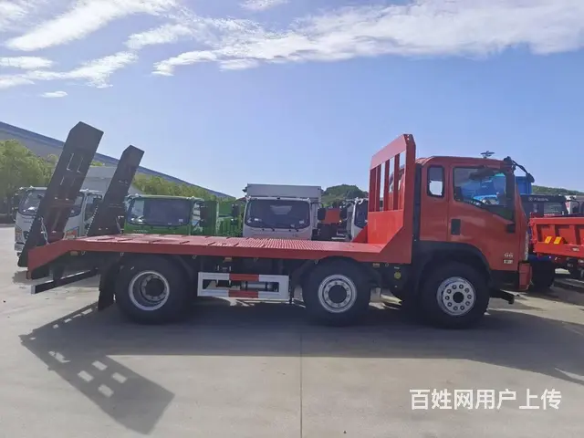 国六三轴大运平板车　拉150 200挖机拖板车价格 - 图片 2