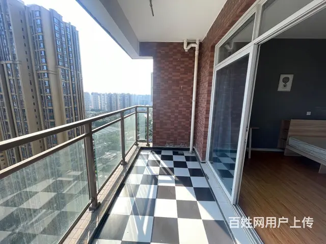 单身公寓，压一付一，带大阳台 - 图片 4