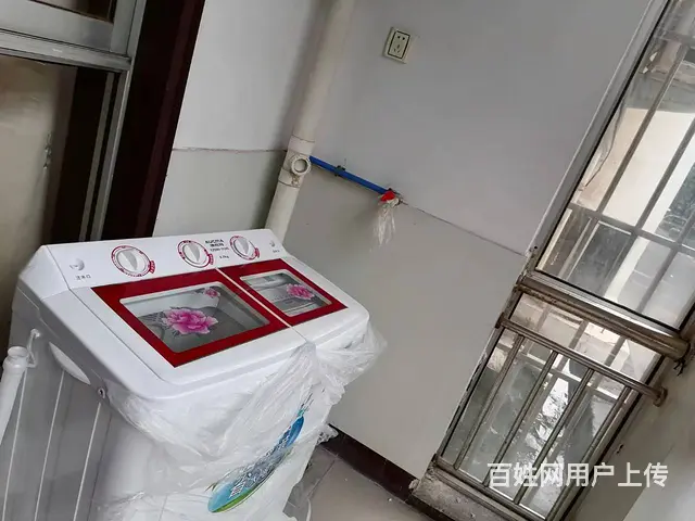 乔木新村120平三室 停车方便 月租1350 - 图片 1