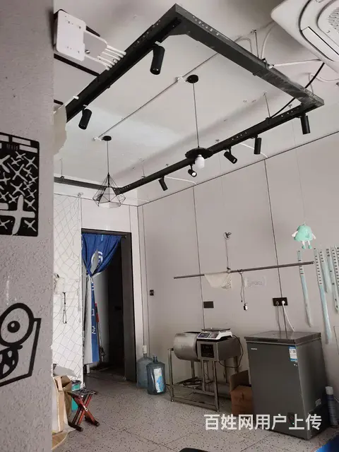 解放路九州商厦沿街旺铺出租 - 图片 1