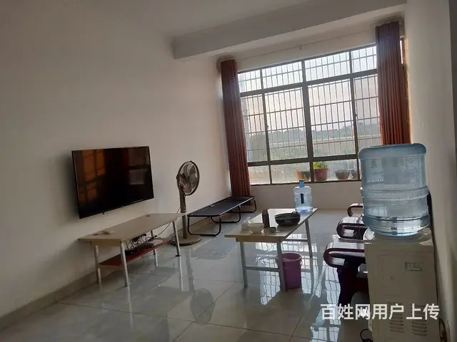 大窗朝阳，视野开阔，独门大院，免费安全停车 - 图片 2
