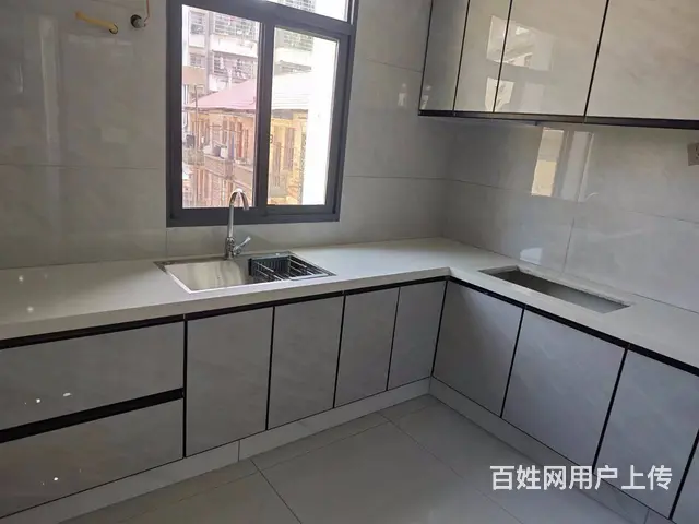 上高沿江中路步行街旁三楼精装三房送家具有地下室院内好停车 - 图片 6