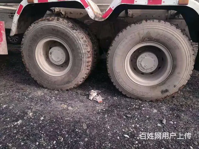 急售14年二手豪沃搅拌车 20方 亚特上装 375 - 图片 3
