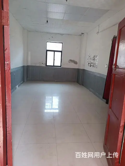 十七中对面一层小院出租 普通住宅1厅 简单装修 - 图片 3