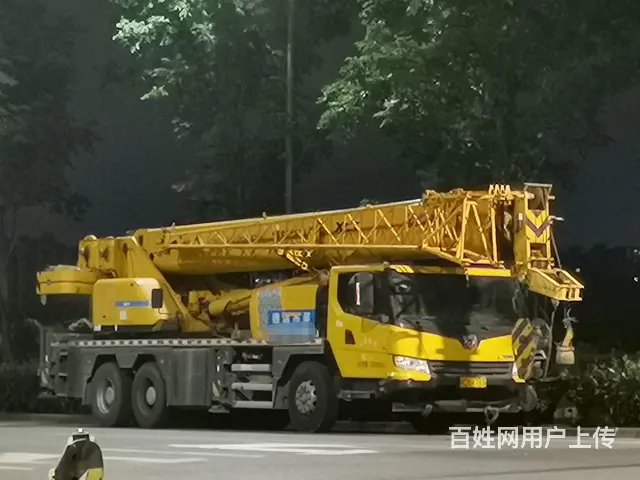 汽车维修24小时道路救援：拖车脱困、送油、搭电补胎 - 图片 1