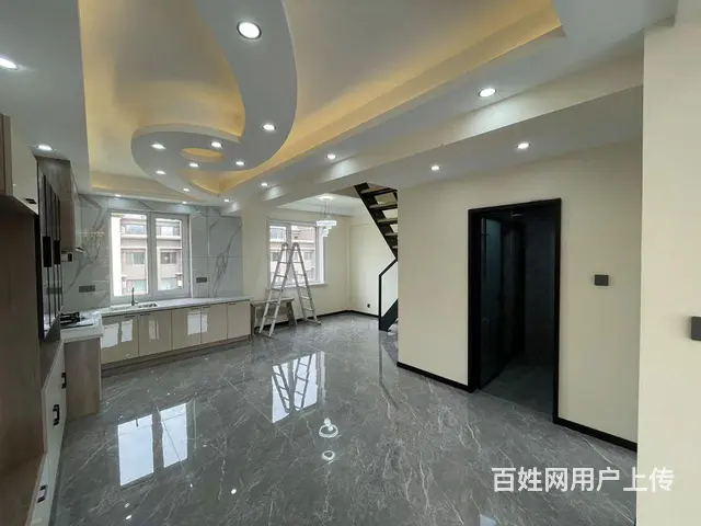 光大领仕馆，车库上5楼带阁楼，楼下通厅，独立餐厅，楼上60平 - 图片 3