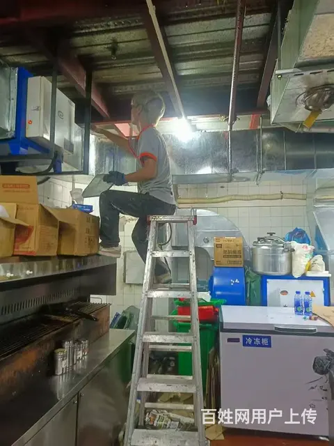 黄埔湘菜馆厨房排烟不锈钢烟罩定制安装油烟风管设计 - 图片 3