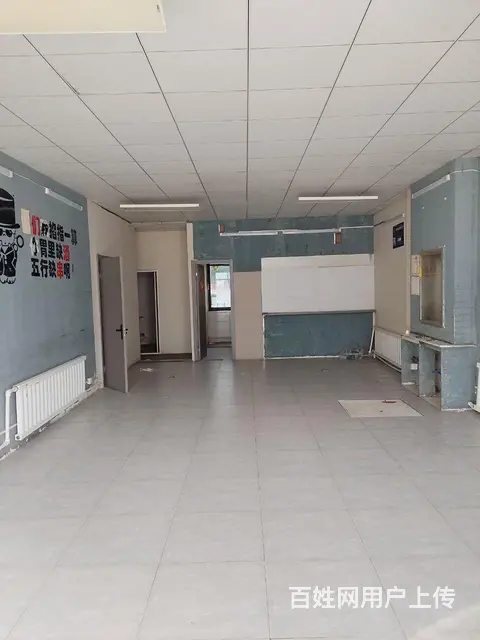 黄河北大街一百平门市出租，举架4米2 - 图片 1