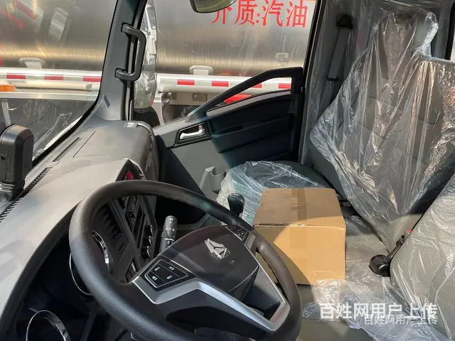淮南东风福瑞卡8吨油罐车石油运输车厂家地址在哪里 - 图片 1