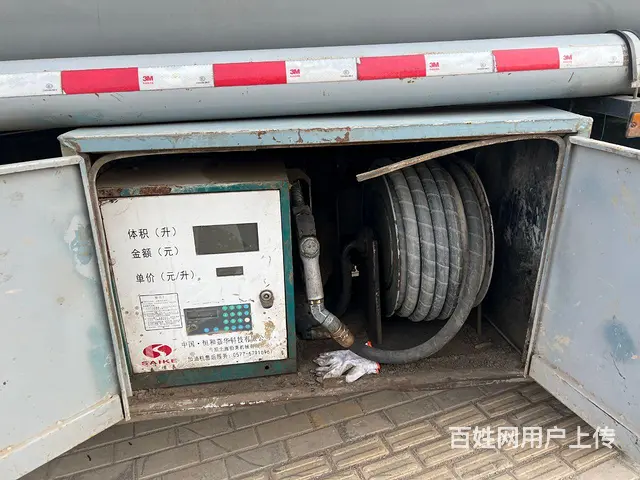 东风8吨加油车废铁价开走 - 图片 3