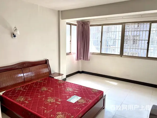 出租南浔大中路朝南带独立阳台卫生间精装修大单间 - 图片 1