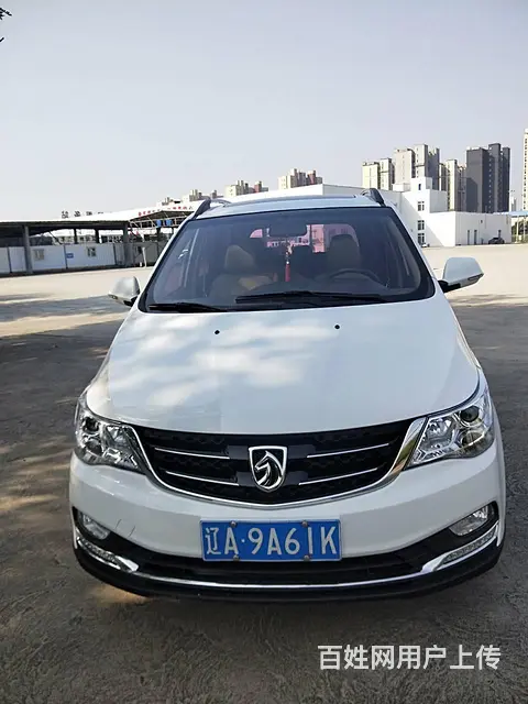 宝骏730 2017款 1.8 序列变速 尊享型7座 - 图片 1