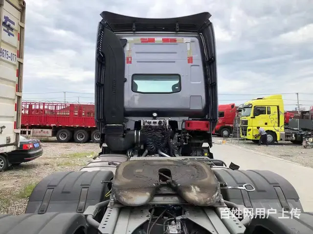 二手牵引车21年8月份的重汽豪沃TH7国五手动挡 - 图片 4
