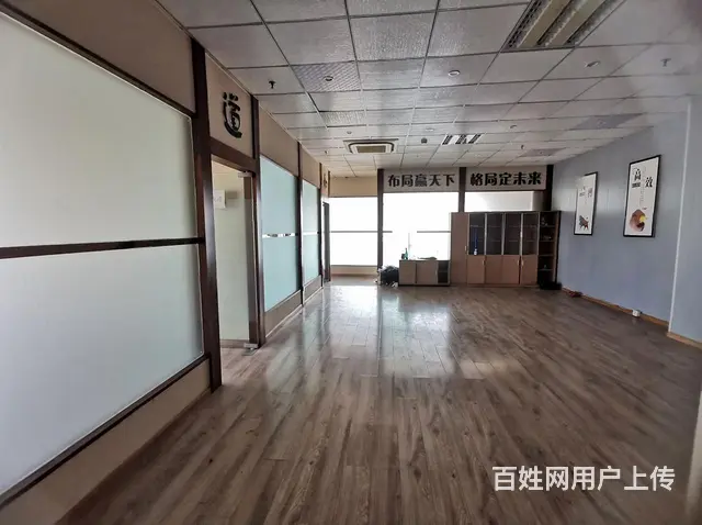 万达旁现代广场2号楼精装甲级写字楼 有隔断办公家具 - 图片 3