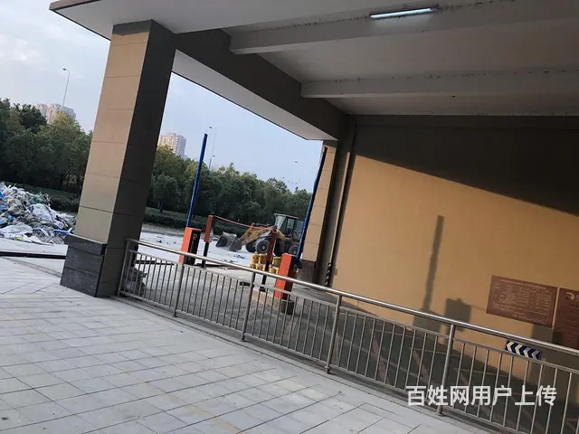 钟楼西林学校旁小区出入口菜场第一间双开门沿街底商特 - 图片 6