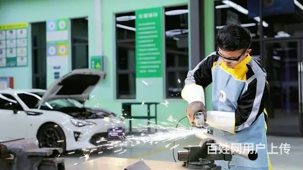 想学汽修来乌鲁木齐市万通技工学校~ - 图片